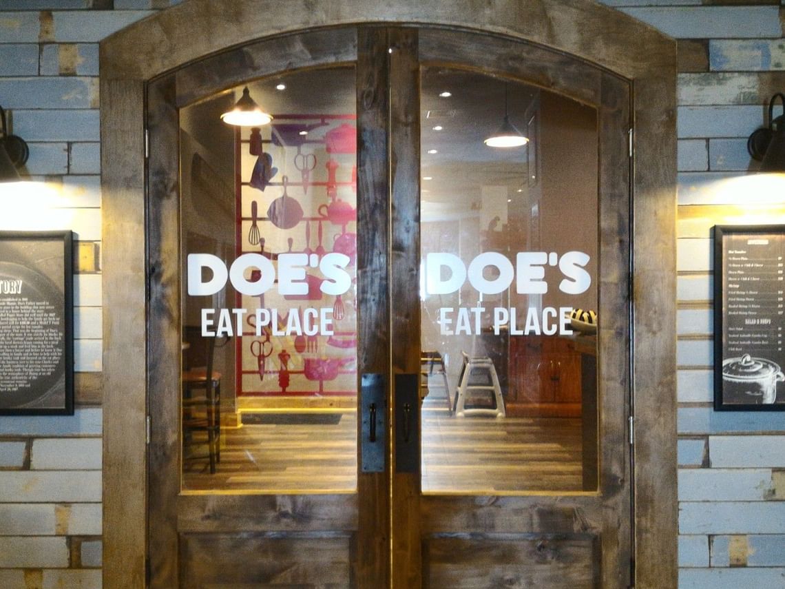 Doe's Eat Place